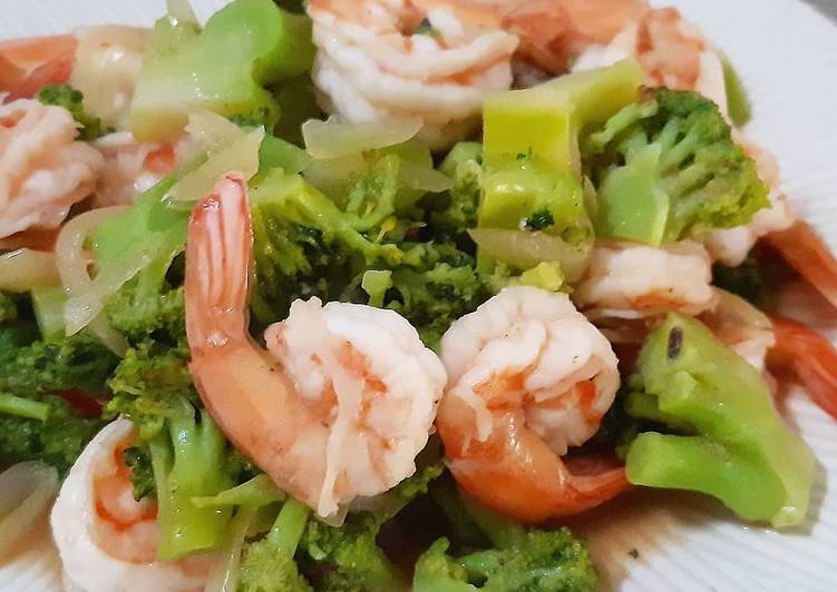 Bagaimana Membuat Brokoli cah udang simple yang Sempurna