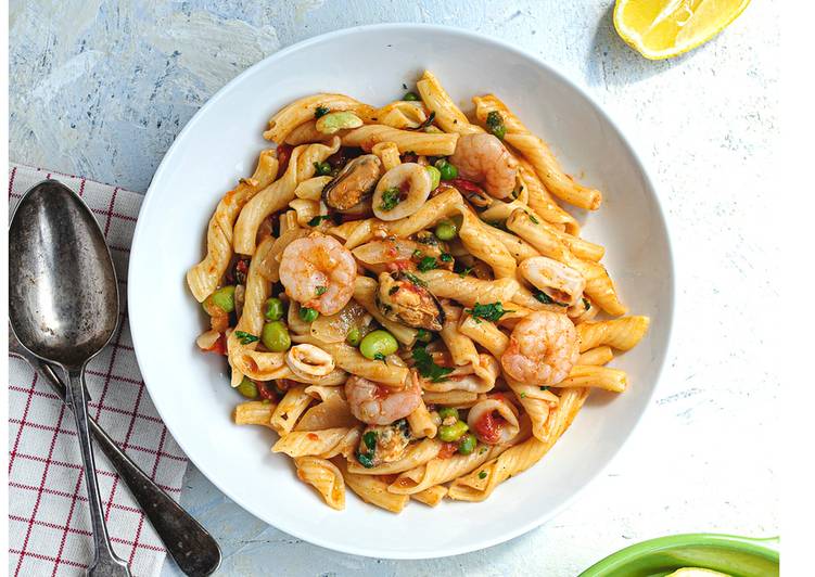 Recipe of Perfect Pasta marinera (seafood pasta)