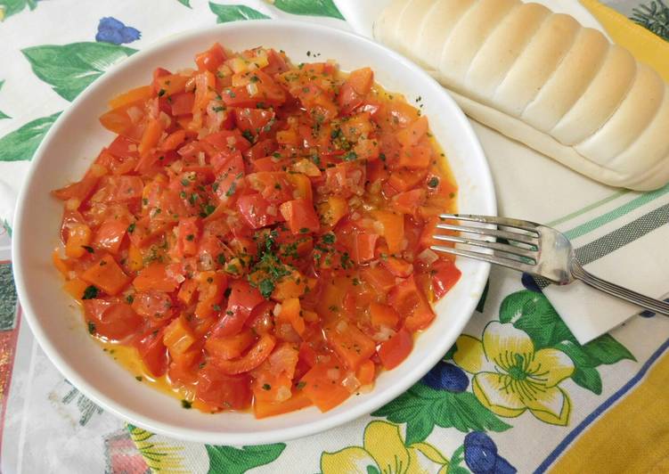 Recetta di Fatto in casa super veloce Peperoni e pomodori saltati in padella