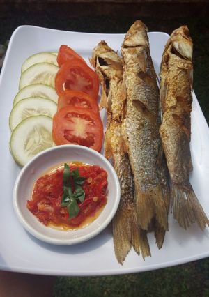 Foto resep Ikan belanak goreng sambal korek