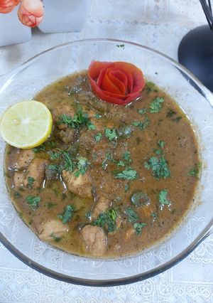 A picture of Lemon pepper chicken with gravy.