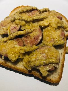A picture of Crockpot Kielbasa and Kraut with Beer 🍺.