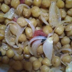 A picture of Khatte Choley.