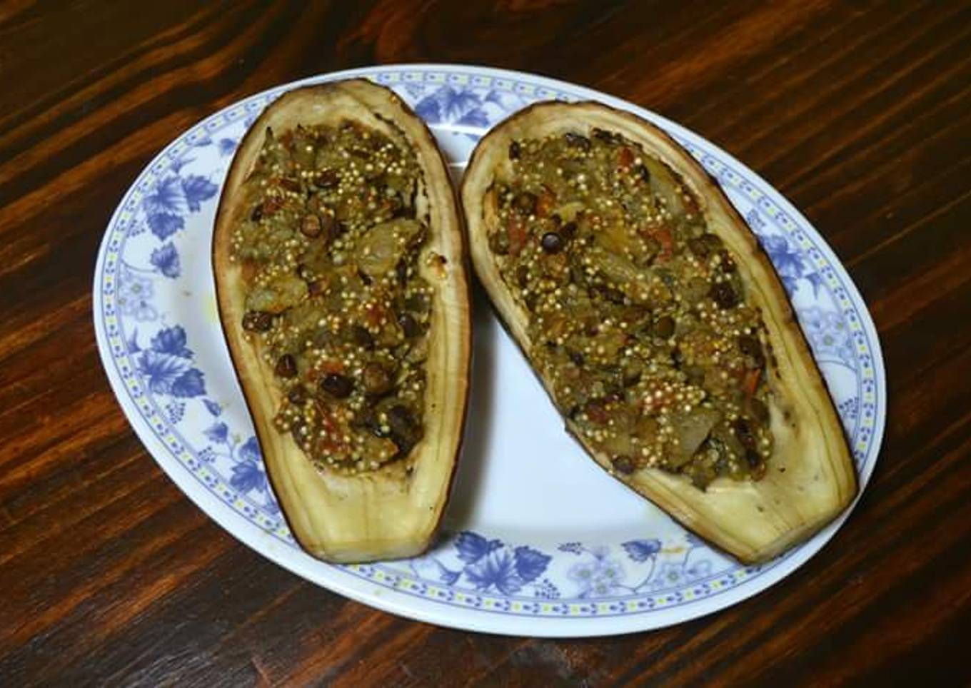 Berenjenas rellenas de lentejas y quinoa