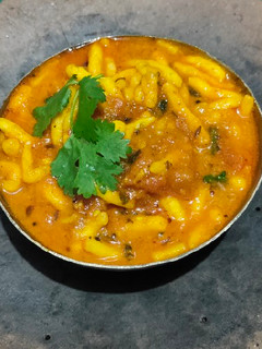 ગાંઠિયા ટામેટાનું શાક (Ganthiya Tomato Shak Recipe in Gujarati) રેસીપી મુખ્ય ફોટો