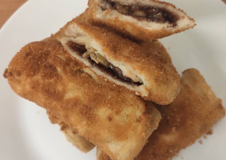 Fried bread with choco banana