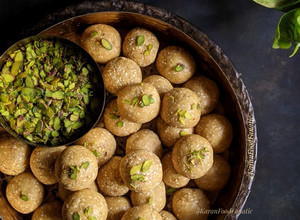 A picture of Til Khoye ke Laddoo.