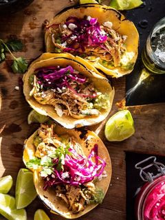 Zdjęcie przepisu Shredded chicken tacos.