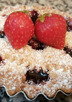 Une photo de Linzer torte. Tartelette