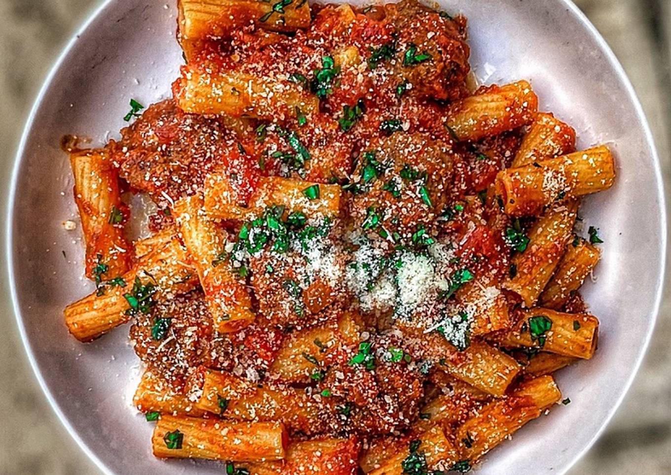 Spicy meatball rigatoni