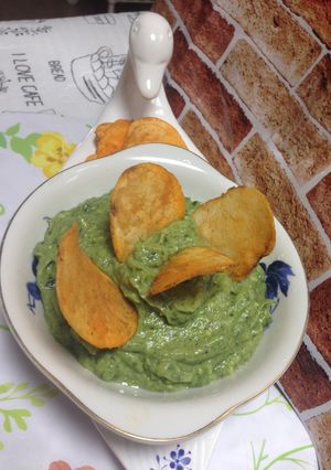 Una foto de Paté de Aguacate y Queso Crema                     (para untar)