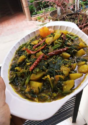 আলু পালংক রেসিপির প্রধান ছবি