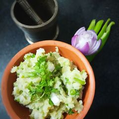 A picture of Aloo Pitika.