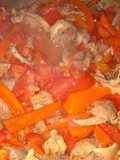 Fideos integrales con verduras (zanahoria, morrón, tomate, ajo y espinaca.)