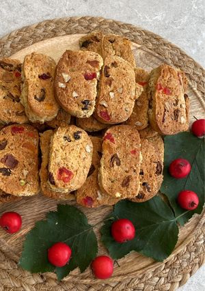 Фото Вівсяне печиво з горіхами та сухофруктами 🍪.