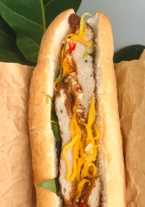Hình của món Bánh mì chả cá.