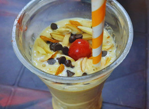 A picture of Banana Dates Milk Shake.