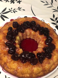 Una foto de Tarta de queso con cerezas 🍒