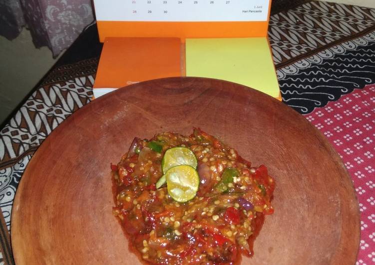 How to Prepare Delicious Sambal Penyet