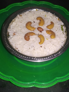 தேங்காய் சாதம்/ Coconut Rice (Thenkaai satham recipe in tamil) செய்முறை முக்கிய புகைப்படம்