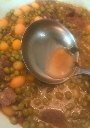 صورة لوصفة طريقة عمل يخنة بازلاء و الحزر مع الحمة