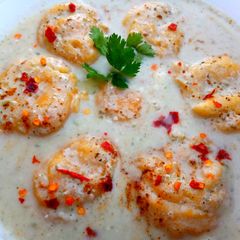 Mash ki daal kay dahi baray (Lentil fritters in yoghurt) A picture of Mash ki daal kay dahi baray (Lentil fritters in yoghurt).