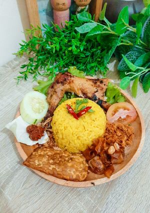 Foto resep Nasi Kuning Rice Cooker 🍚