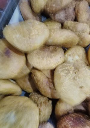A picture of Suji kachori.