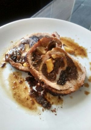 Una foto de Lomo relleno de higos y manzana