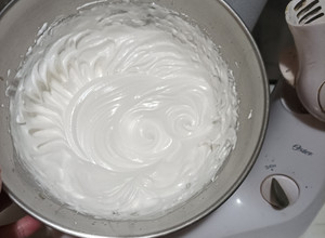 Una foto de Merengue Suizo fácil y firme
