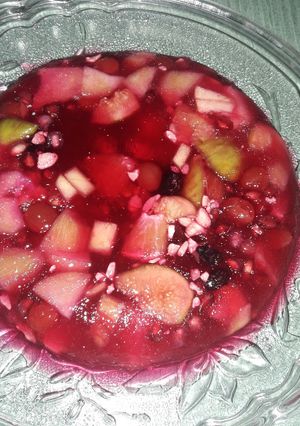 A picture of Jelly fruit cake.