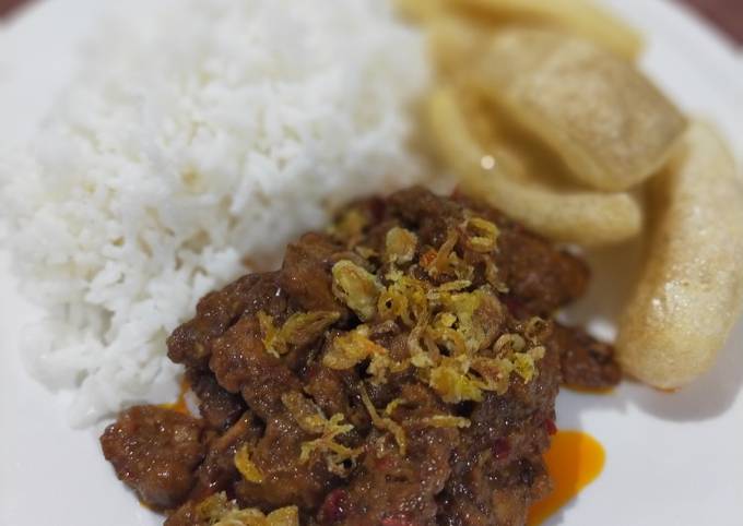 Krengsengan Daging