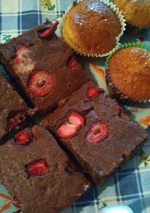 Una foto de Brownie de plátano súper esponjoso