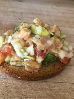 Una foto de Tartar de salmón 🍣