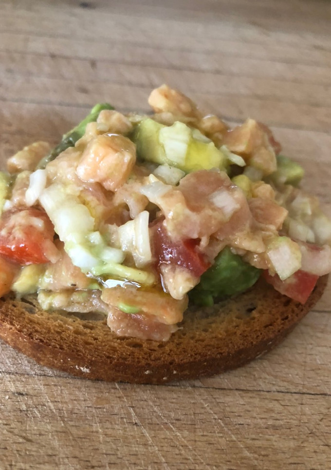 Una foto de Tartar de salmón 🍣