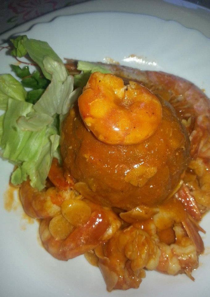 Una foto de Mofongo con gambones al ajillo