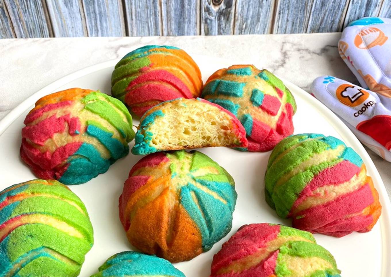 Mexican Conchas Bread