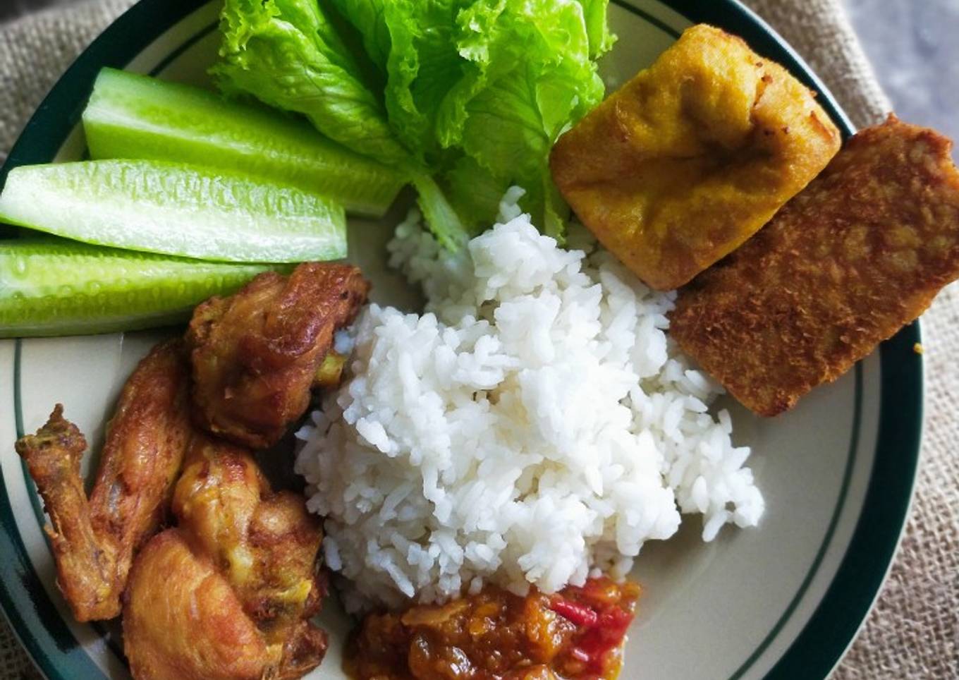 Pecel ayam