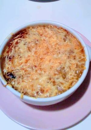 Une photo de Ma petite soupe d'oignons gratinée
