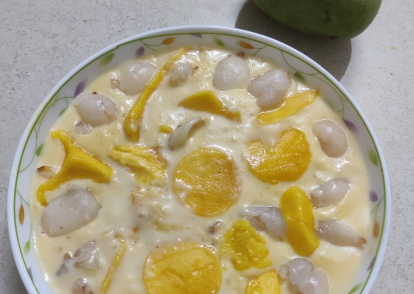 Mango litchi custard