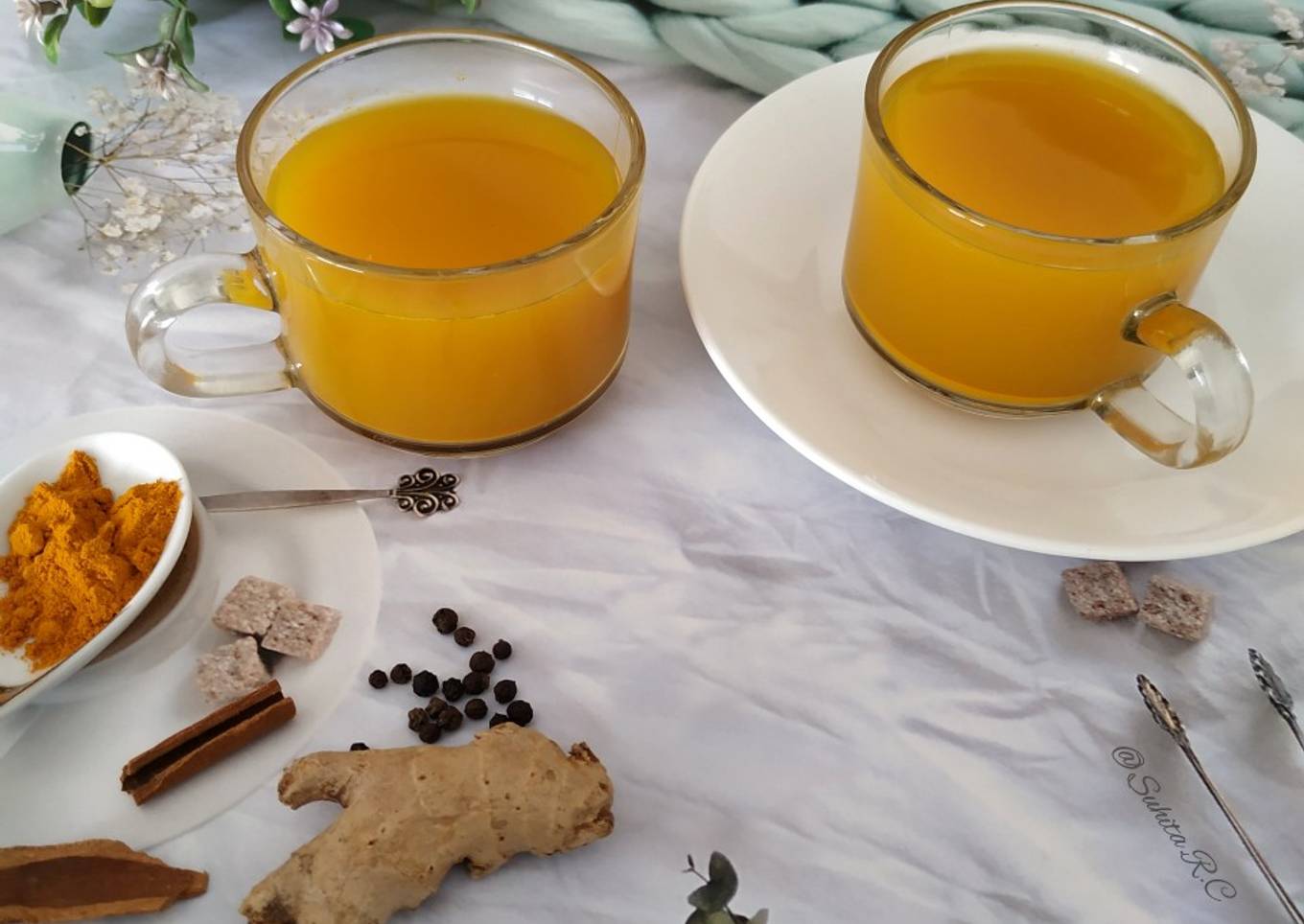 Immune boosting Ginger Turmeric Tea