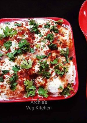 A picture of Dahi vada.