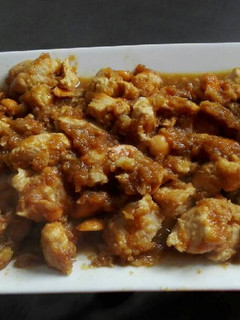Una foto de 444. Pechuga con almendras y salsa de soja