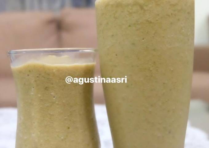 Resep Green Smoothies yang tidak GREEN : Selada Romaine, Nanas &amp; Pisang yang Enak