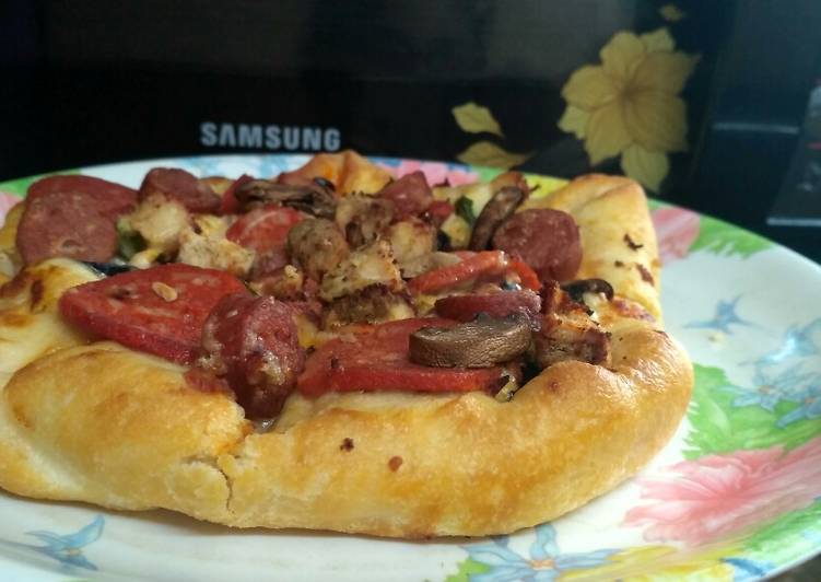 How to Make Homemade Chicken sausage barbecue pizza