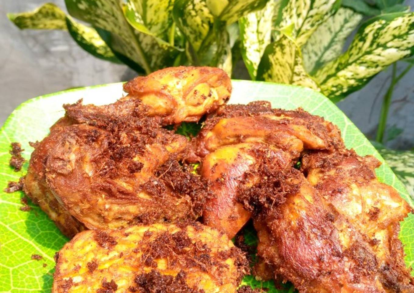 Ayam goreng serundeng