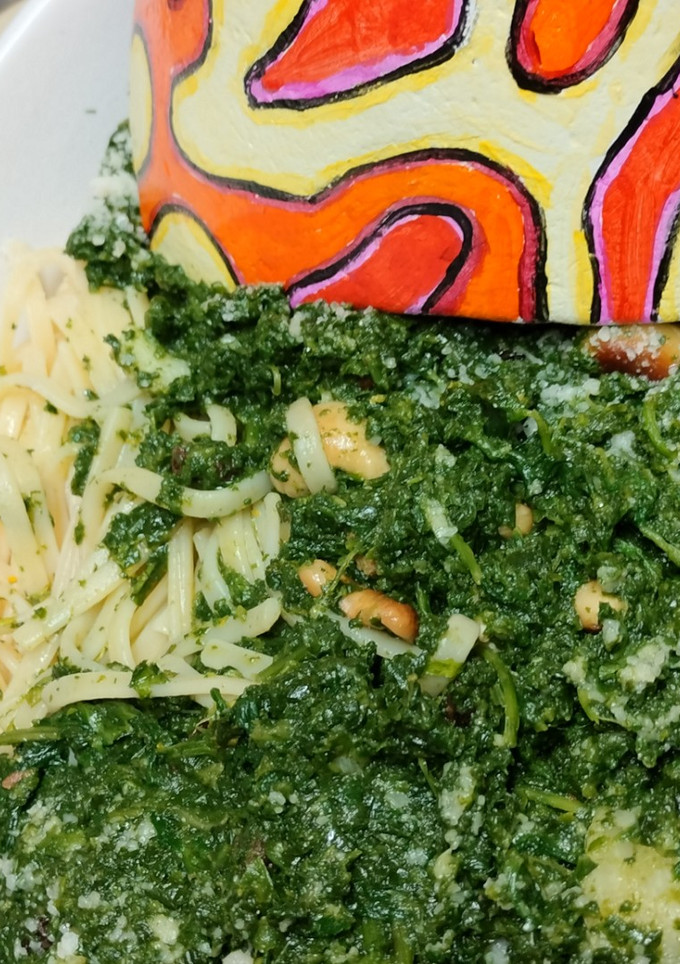 Una foto de Tallarines con espinacas y anchoas