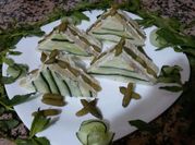 Une photo de cornichon sandwich