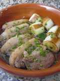Sopa de fideos de soba con pato y puerro salteado