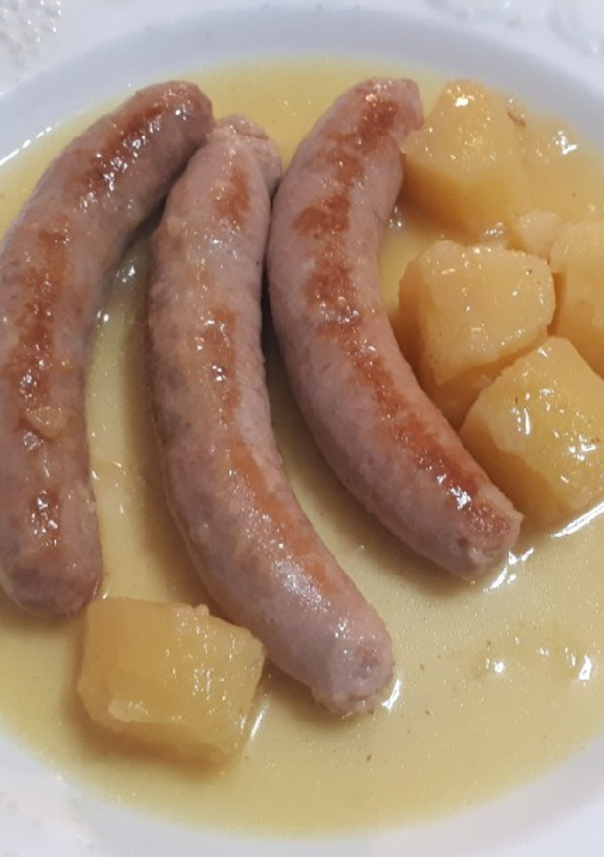 Una foto de 112. Salchichas con patatas